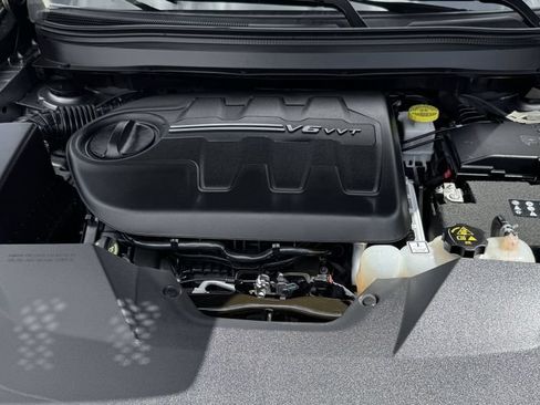 Used 2021 Jeep Cherokee Trailhawk AWD/4WD image 10