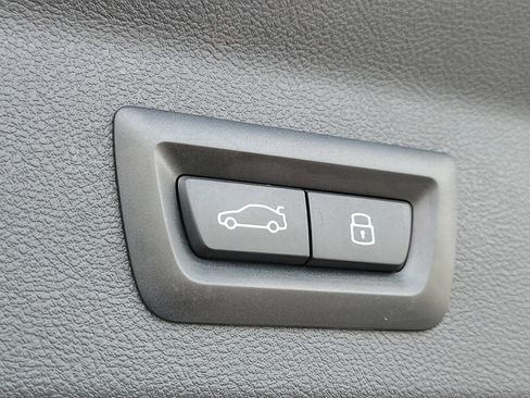 Used 2024 BMW X3 sDrive30i w/ Premium Package image 9