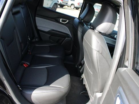 Used 2024 Jeep Compass Latitude image 27