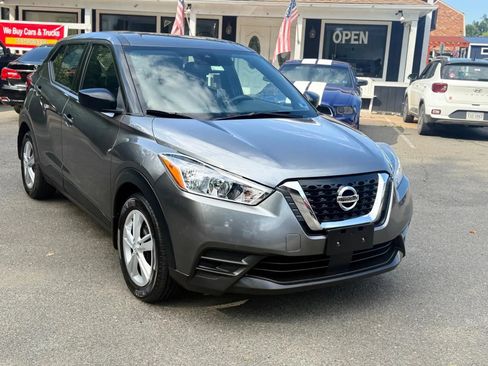 Used 2020 Nissan Kicks S FWD image 1