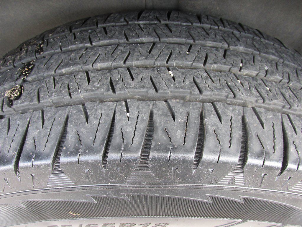 Used 2022 Chevrolet Traverse LT FWD image 8
