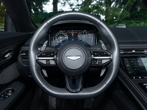 Used 2025 Aston Martin DB12 Convertible image 22