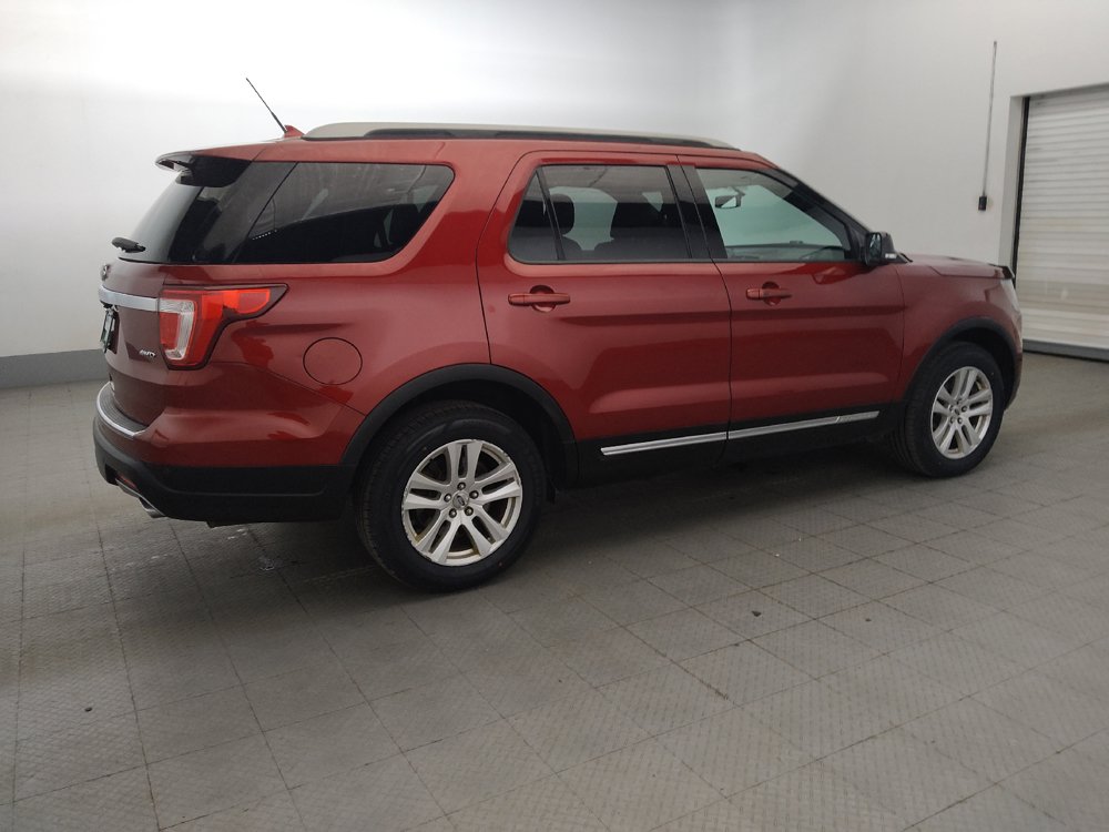 Used 2018 Ford Explorer XLT w/ Equipment Group 202A AWD/4WD image 10