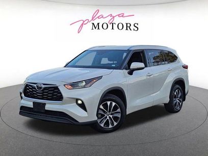 Used 2021 Toyota Highlander XLE