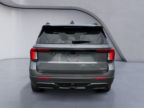 Used 2025 Ford Explorer ST-Line w/ ST-Line Street Pack AWD/4WD image 4