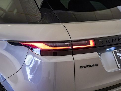 Used 2024 Land Rover Range Rover Evoque Dynamic SE AWD/4WD image 12