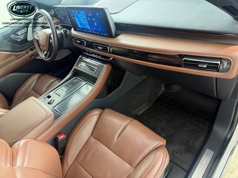 Used 2025 Lincoln Aviator Reserve w/ Equipment Group 201A AWD/4WD image 19