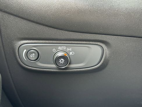 Certified 2022 Chevrolet Equinox LS image 31