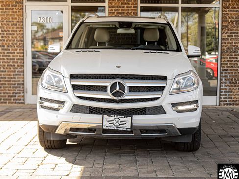 Used 2016 Mercedes-Benz GL 450 4MATIC w/ Premium I Package image 2