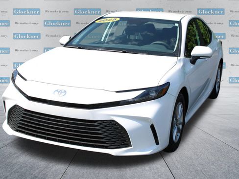Used 2025 Toyota Camry LE FWD image 2