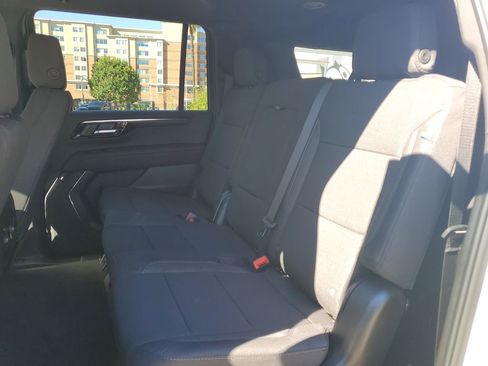 New 2026 Chevrolet Suburban LS image 12