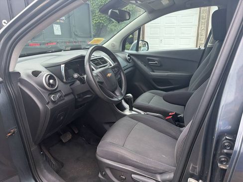 Used 2016 Chevrolet Trax LT AWD/4WD image 11