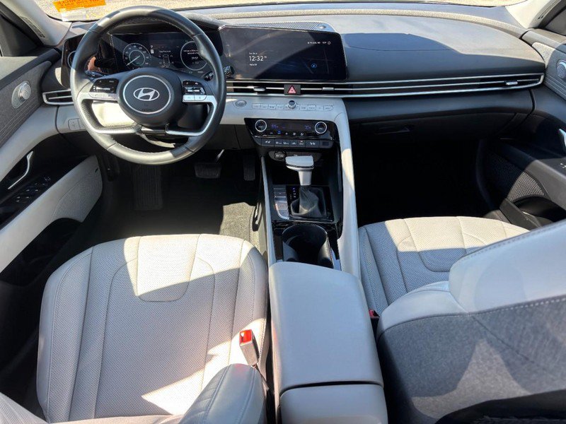 Used 2024 Hyundai Elantra Limited FWD image 15