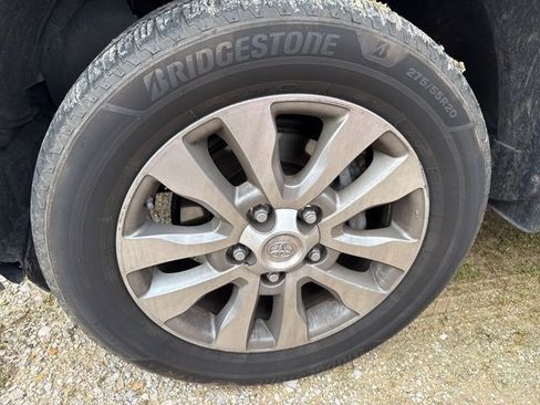 Used 2010 Toyota Sequoia Limited image 2