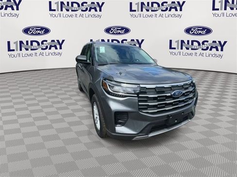 Certified 2025 Ford Explorer Active image 1