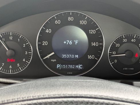 Used 2005 Mercedes-Benz E 320 Sedan image 31