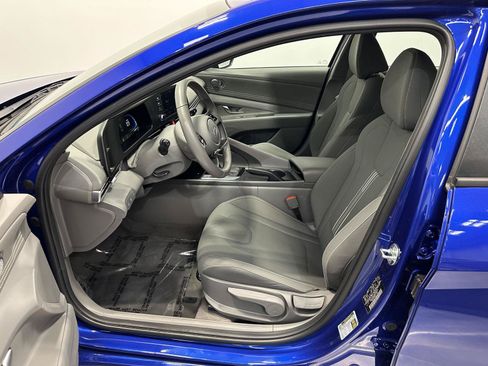 Certified 2025 Hyundai Elantra Sport FWD image 11