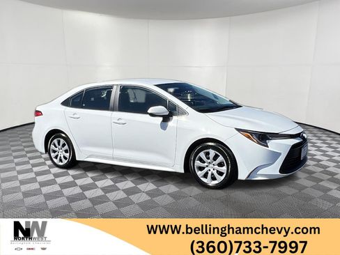 Used 2024 Toyota Corolla LE FWD image 1