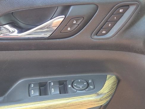 Used 2018 GMC Acadia Denali w/ Technology Package AWD/4WD image 29