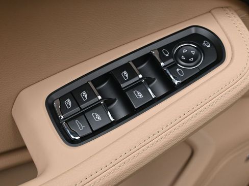 New 2026 Porsche Macan image 19