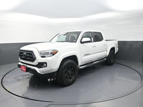 Used 2022 Toyota Tacoma SR5 AWD/4WD image 27