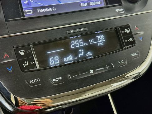 Used 2013 Toyota Avalon XLE Touring FWD image 18