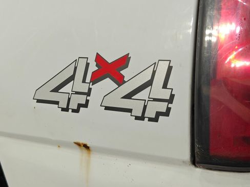 Used 2005 Chevrolet Silverado 1500 W/T w/ Light Duty Power Package image 28