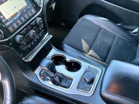 Certified 2022 Jeep Grand Cherokee Laredo X AWD/4WD image 11