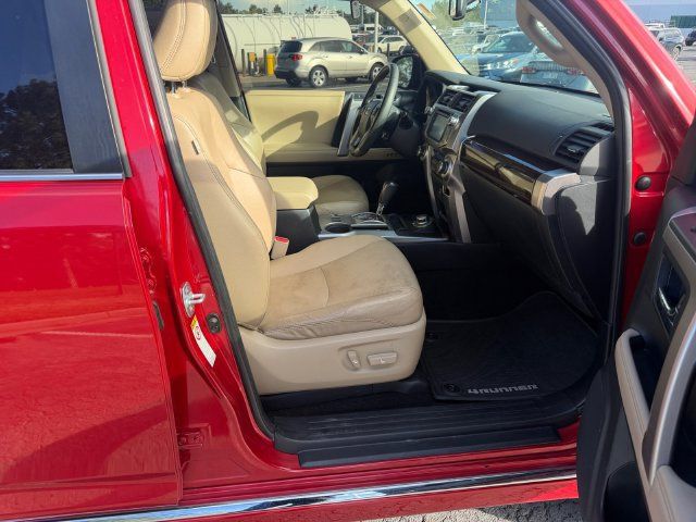 Used 2015 Toyota 4Runner Limited AWD/4WD image 33