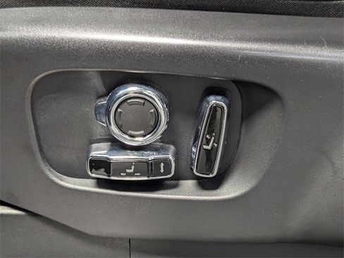 Used 2023 Land Rover Discovery S R-Dynamic image 14