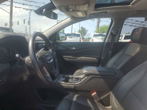 Used 2022 GMC Acadia AT4 w/ Technology Package AWD/4WD image 8