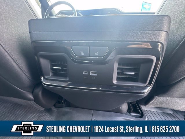 Used 2023 GMC Sierra 1500 AT4 w/ Technology Package AWD/4WD image 16