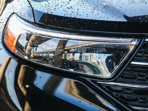 Used 2023 Ford Explorer XLT w/ Equipment Group 202A image 4