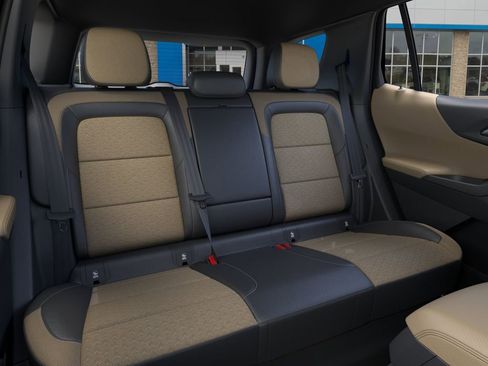 New 2026 Chevrolet Equinox ACTIV w/ Convenience Package III AWD/4WD image 17