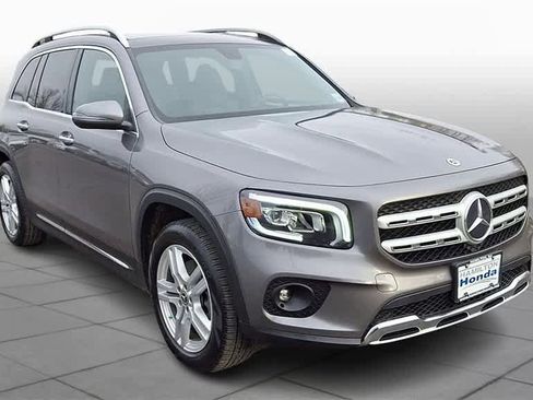 Used 2021 Mercedes-Benz GLB 250 4MATIC image 2