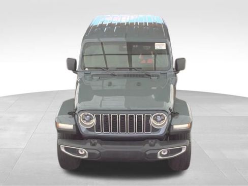 Used 2025 Jeep Wrangler Unlimited Sahara w/ Safety Group AWD/4WD image 5