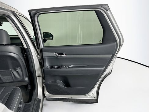 Used 2025 Hyundai Palisade SEL image 32