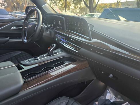 Used 2022 Cadillac Escalade Sport Platinum w/ Heavy-Duty Trailer Package image 12