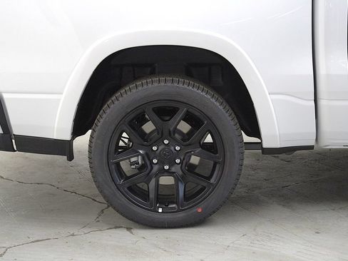 New 2026 RAM 1500 Laramie AWD/4WD image 44