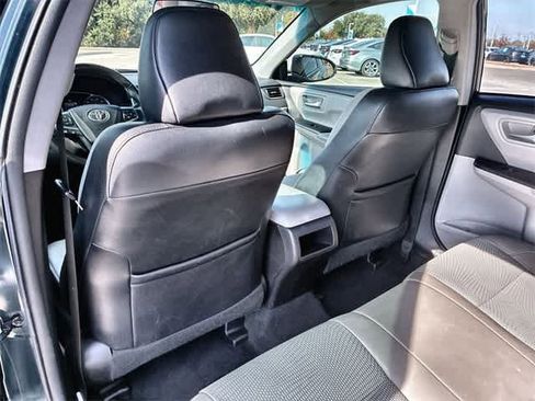 Used 2016 Toyota Camry SE image 19
