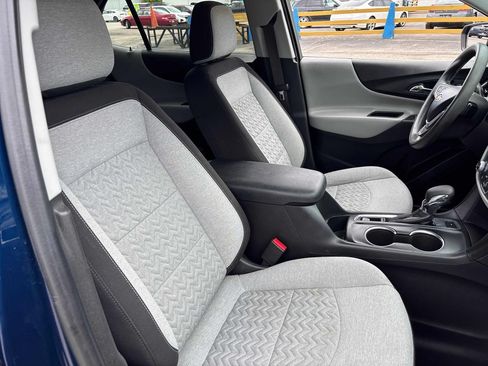 Used 2022 Chevrolet Equinox LS w/ LS Convenience Package AWD/4WD image 28