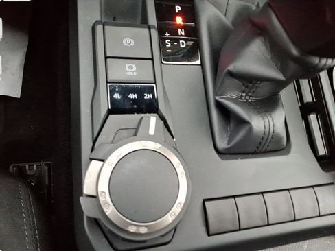 Used 2025 Toyota Tacoma SR image 23