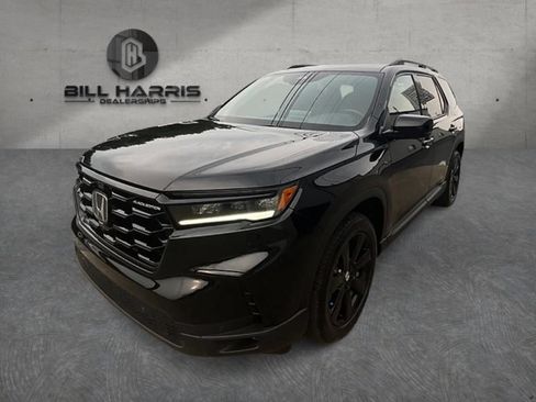 Used 2025 Honda Pilot Black Edition image 1