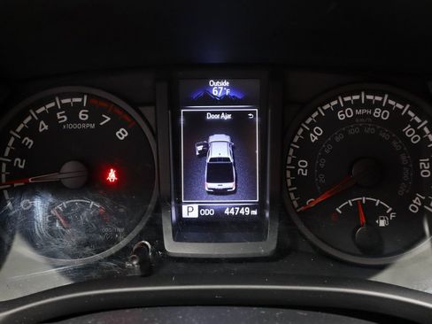 Used 2023 Toyota Tacoma SR image 27