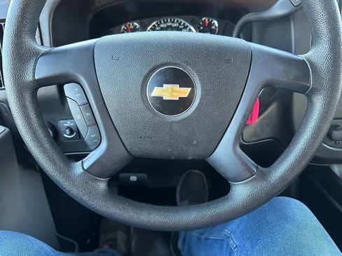 Used 2015 Chevrolet Express 3500 image 17