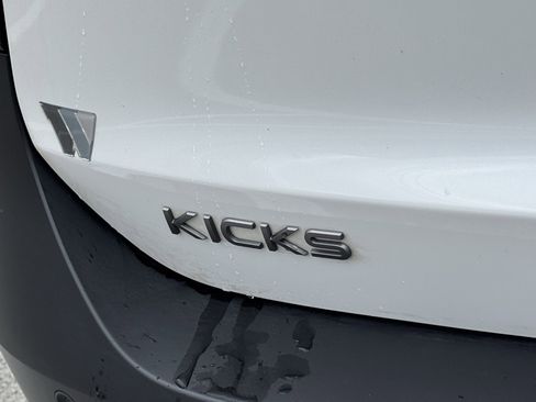 Certified 2025 Nissan Kicks SR w/ Illumination Package AWD/4WD image 39
