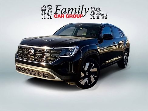 Used 2025 Volkswagen Atlas Cross Sport SE image 1