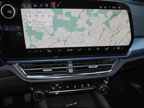 Used 2025 Chevrolet Equinox EV LT w/ Convenience Package FWD image 10