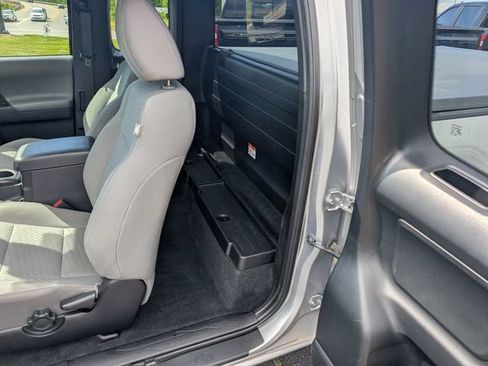 Used 2021 Toyota Tacoma SR AWD/4WD image 10