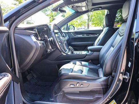 Used 2022 Cadillac XT5 Premium Luxury AWD/4WD image 15